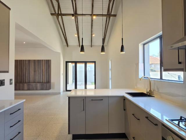 House for sale in Hartbeespoort Dam Nature Reserve, North West