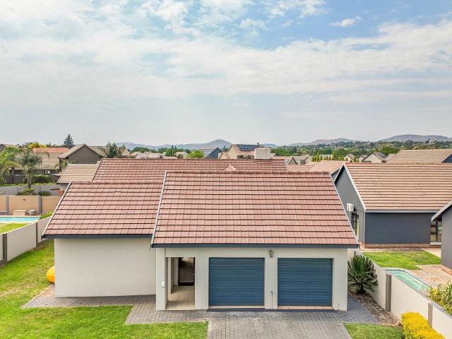 House for sale in Hartbeespoort Dam Nature Reserve, North West