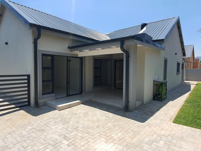 House for sale in Hartbeespoort Dam Nature Reserve, North West
