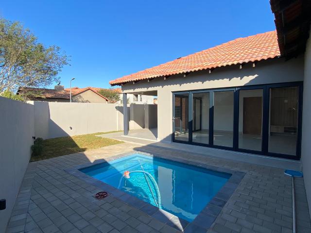 House for sale in Hartbeespoort Dam Nature Reserve