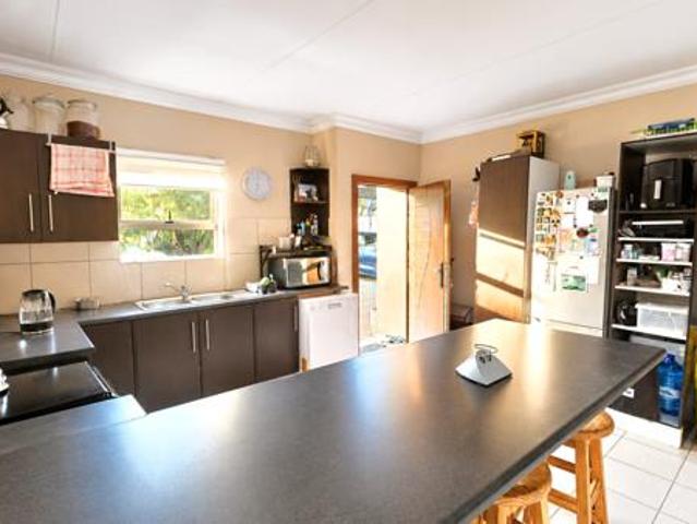 House for rent in North West