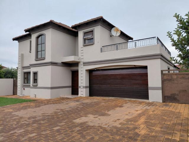 House for sale in Hartbeespoort Dam Nature Reserve, North West