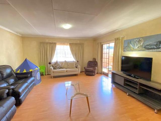 House for sale in Hartebeespoort, North West