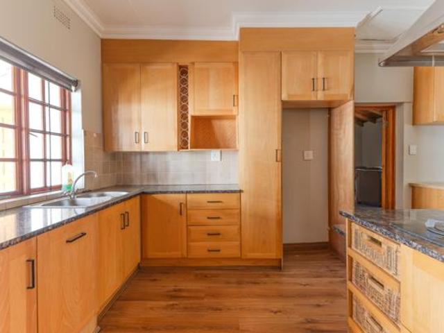 House for rent in Waterkloof, Gauteng