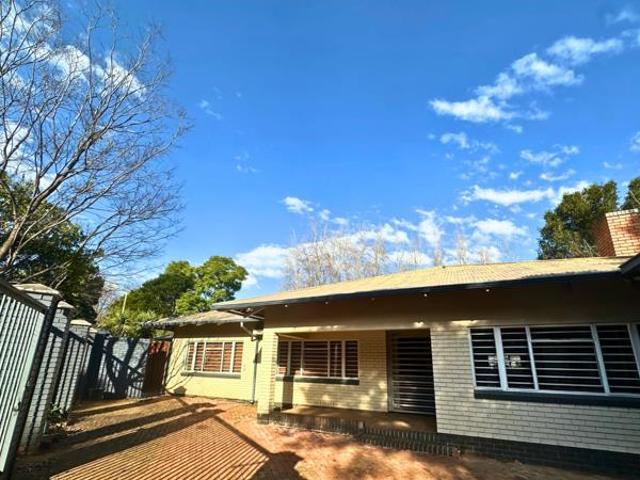 House for rent in Waterkloof, Gauteng
