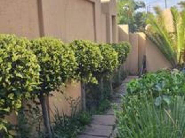House for rent in Waterkloof, Gauteng