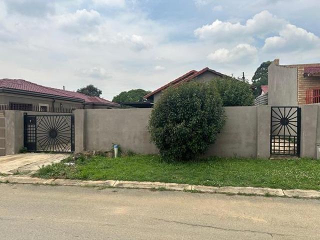 House for rent in Vosloorus, Gauteng