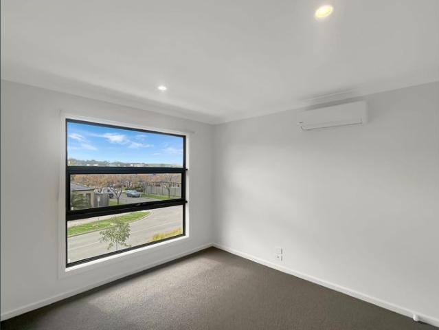 Townhouse for rent in Mernda on the Park, Melbourne