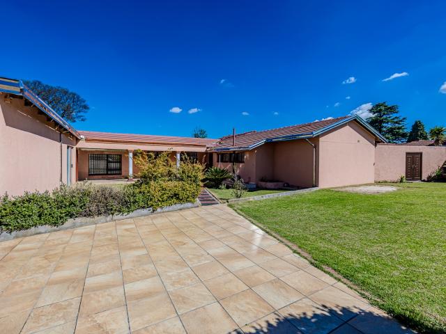House for rent in Krugersdorp, Mogale City Local Municipality