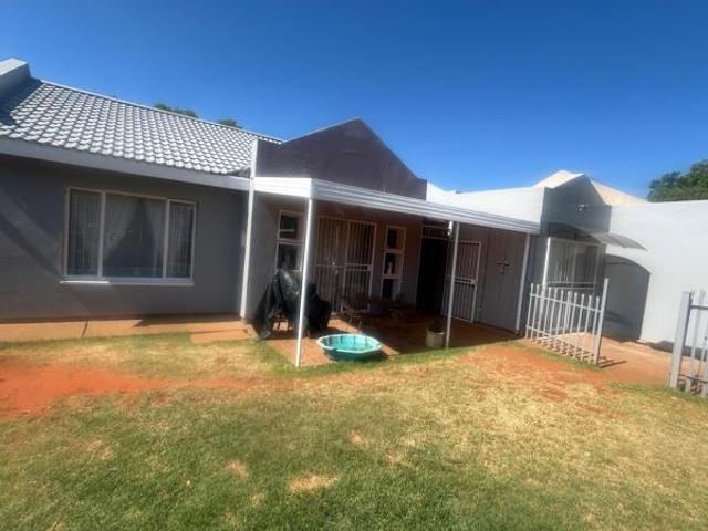 House for sale in Frances Baard, Northern Cape