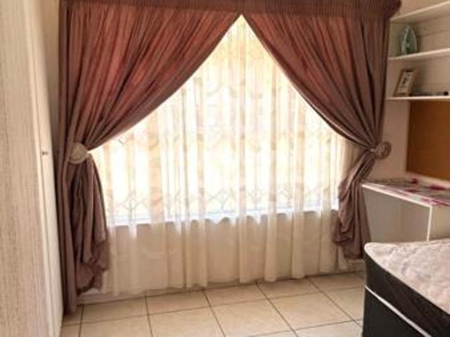 House for sale in Mahikeng Local Municipality, Ngaka Modiri Molema District Municipality