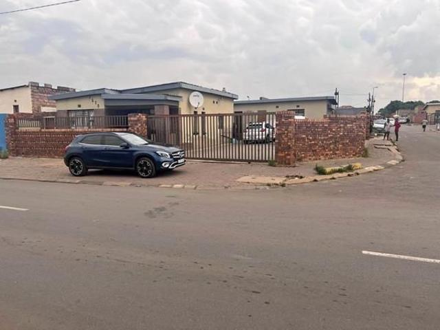 House for rent in Molapo, Soweto