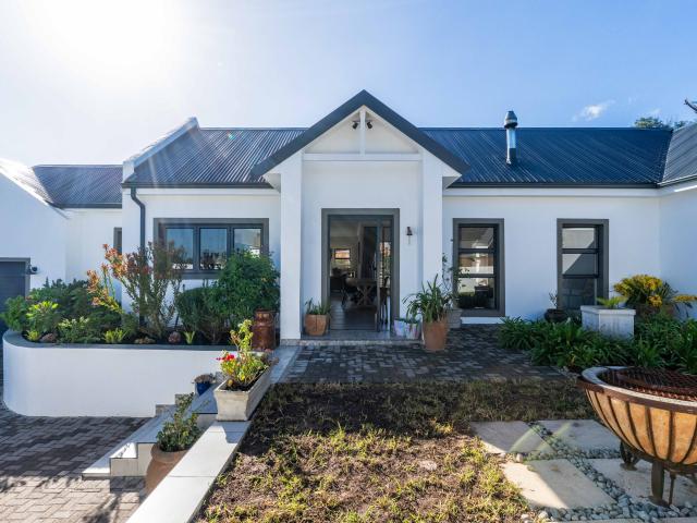 House for sale in Groot Brak Rivier, Western Cape