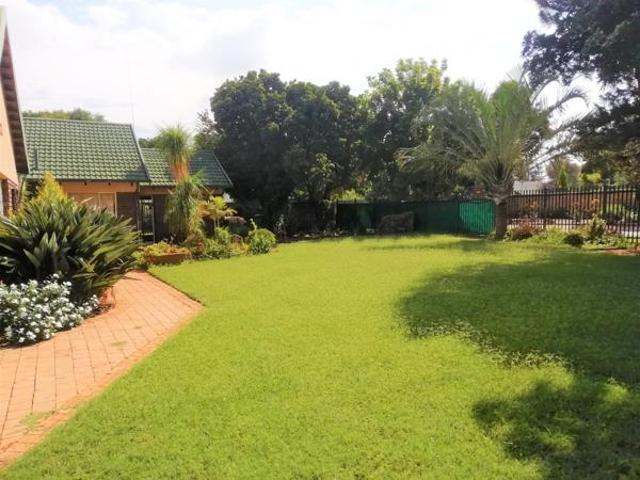 House for rent in Waterkloof, Gauteng