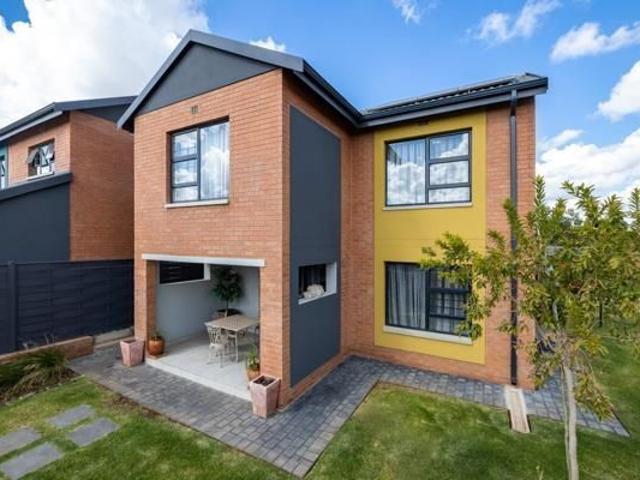 House for rent in Waterkloof, Gauteng