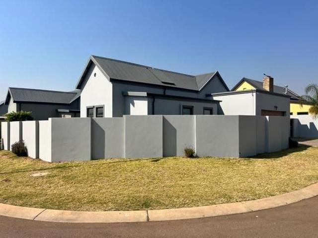 House for rent in Waterkloof, Gauteng