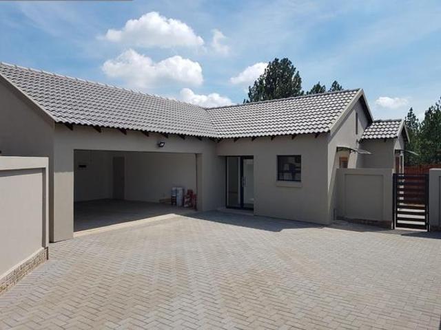 House for rent in Waterkloof, Gauteng