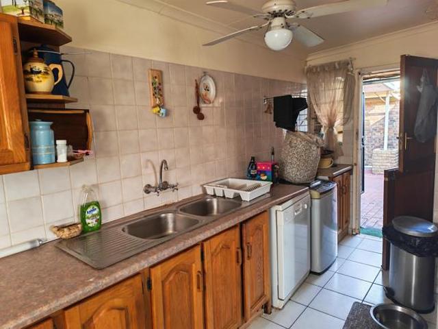 House for rent in Waterkloof, Gauteng