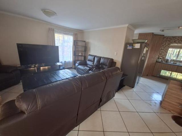 House for rent in Waterkloof, Gauteng