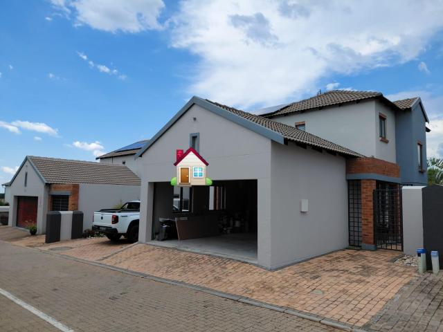 House for sale in Waterkloof, Gauteng