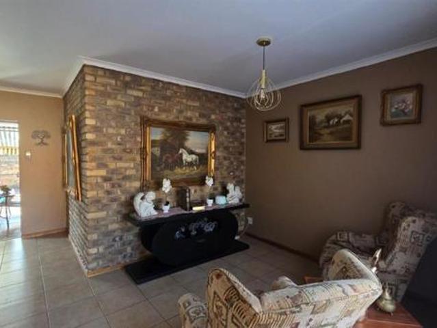 House for rent in Waterkloof, Gauteng