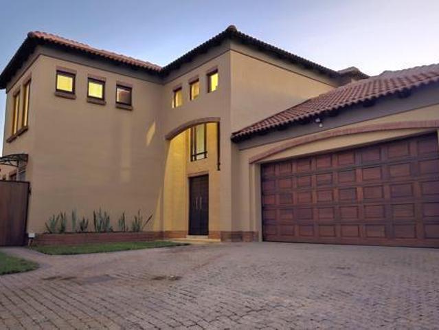 House for rent in Waterkloof, Gauteng