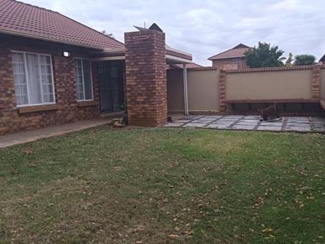 House for rent in Waterkloof, Gauteng