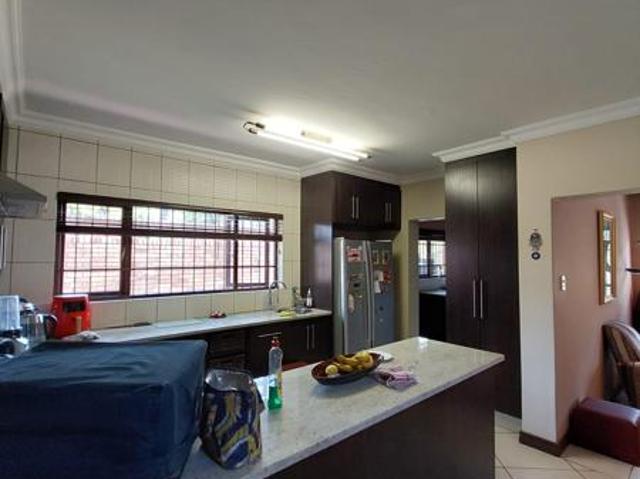 House for rent in Waterkloof, Gauteng