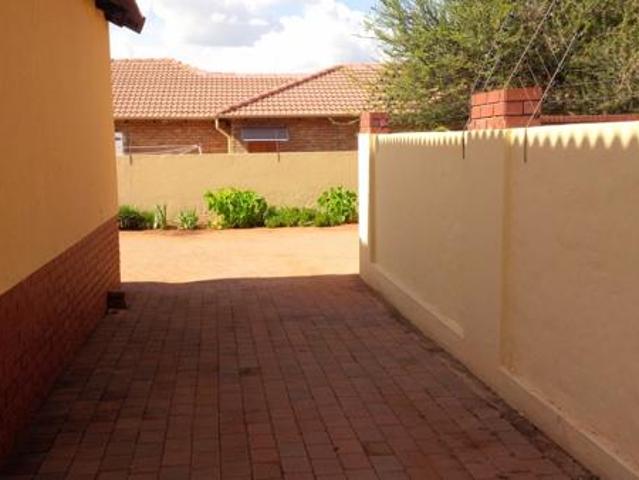 House for rent in Waterkloof, Gauteng
