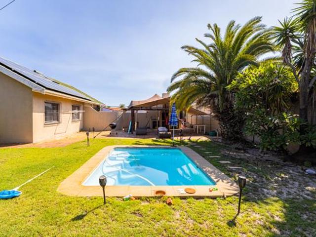 House for sale in Cape Town, Western Cape