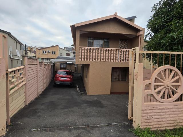 House for sale in Chatsworth, Kwazulu-natal