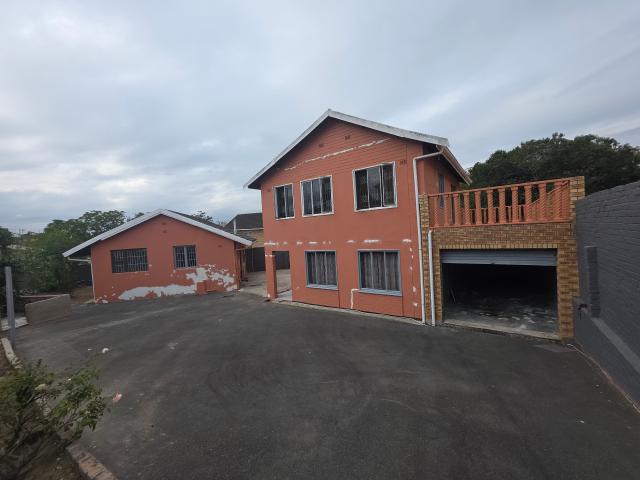 House for sale in Chatsworth, Kwazulu-natal