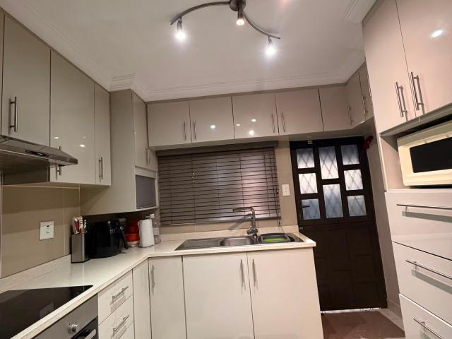 House for sale in Chatsworth, Kwazulu-natal
