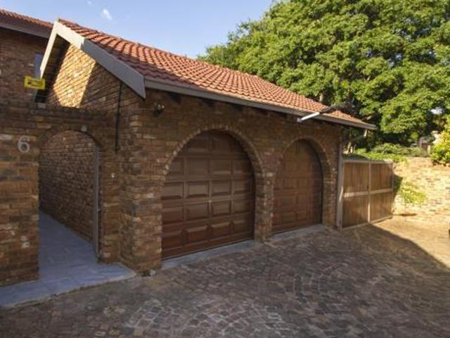 House for rent in Waterkloof, Gauteng