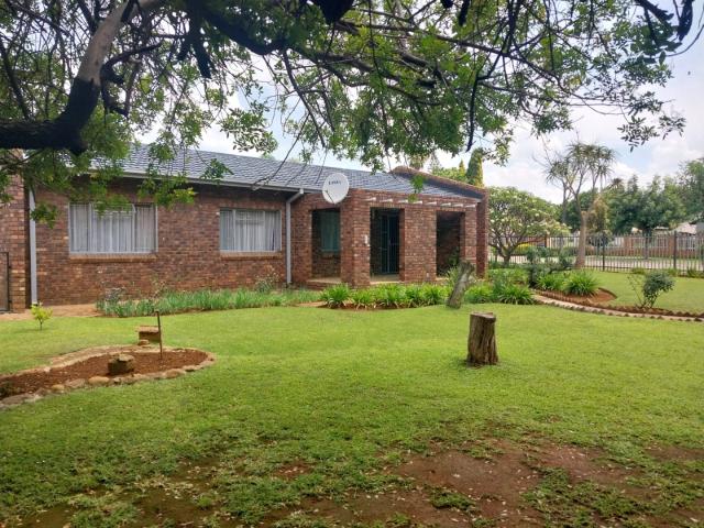 House for sale in Hartbeespoort Dam Nature Reserve, North West