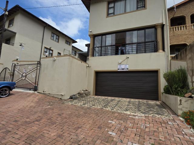 House for sale in Chatsworth, Kwazulu-natal