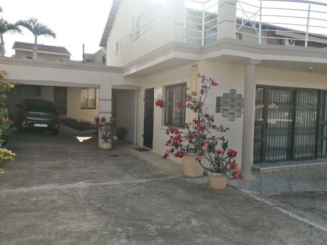 House for sale in Chatsworth, Kwazulu-natal