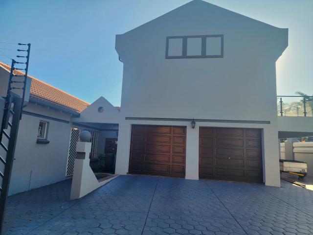 House for rent in Waterkloof, Gauteng