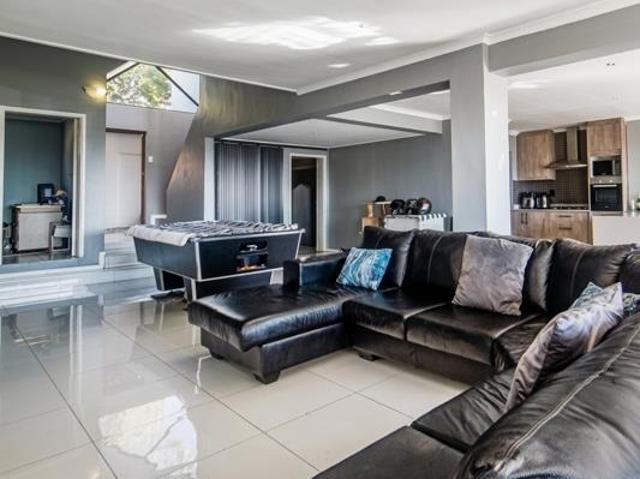 House for sale in Cape Town, Western Cape
