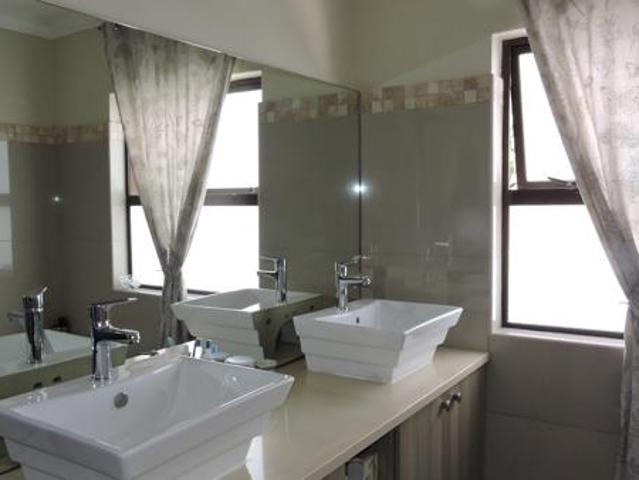 House for rent in Waterkloof, Gauteng