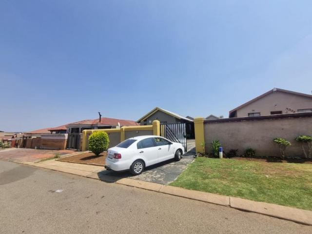 House for sale in Vosloorus, Gauteng