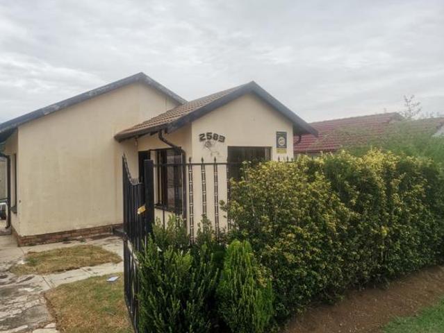 House for rent in Vosloorus, Gauteng