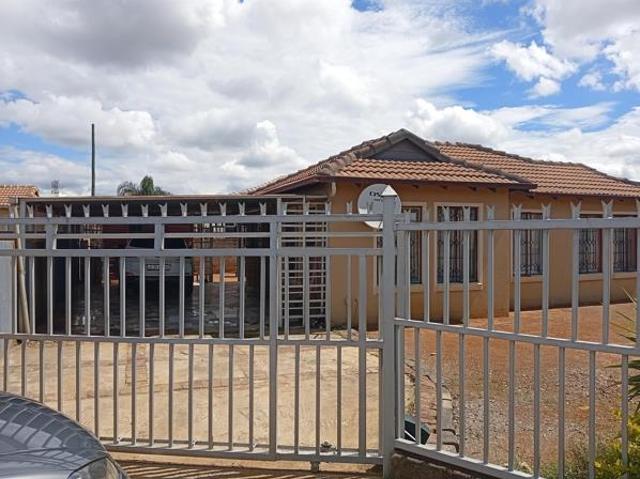 House for rent in Waterkloof, Gauteng