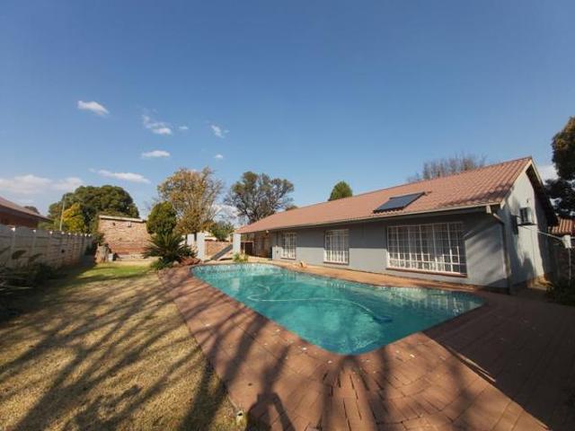 House for sale in Klerksdorp, Matlosana Local Municipality