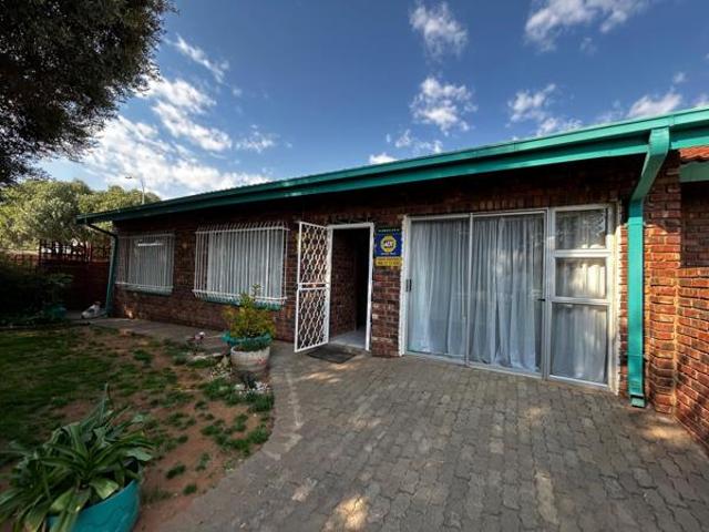 House for sale in Frances Baard, Northern Cape