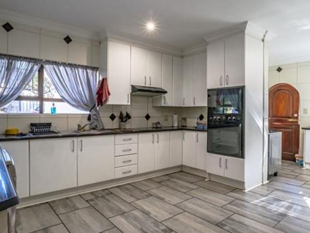 House for rent in Waterkloof, Gauteng