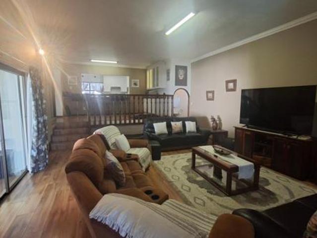 House for rent in Waterkloof, Gauteng