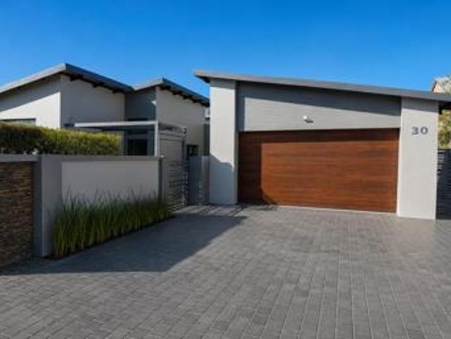 House for rent in Waterkloof, Gauteng