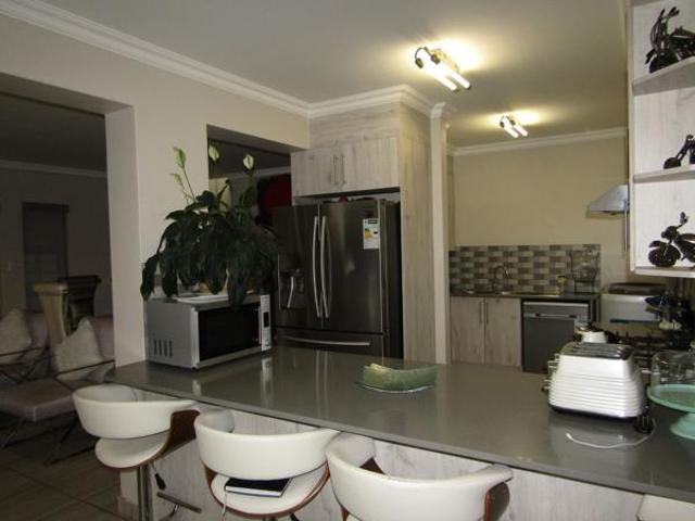 House for sale in Hartbeespoort Dam Nature Reserve, North West