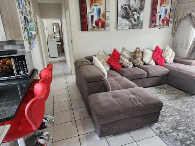 House for sale in Hartbeespoort Dam Nature Reserve, North West
